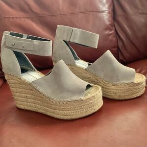 "Dolce Vita" wedge, espadrille sandal, 8.5 EUC